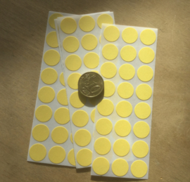 28 ronde stickers geel 13mm