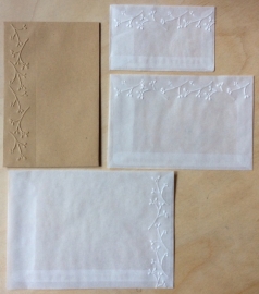 BLOESEM RANDJE 10 Pergamijn enveloppen of bruine loonzakjes