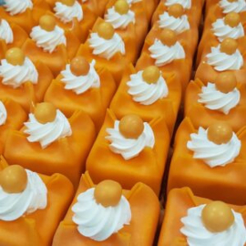 Oranje kasteeltjes á 4 stuks