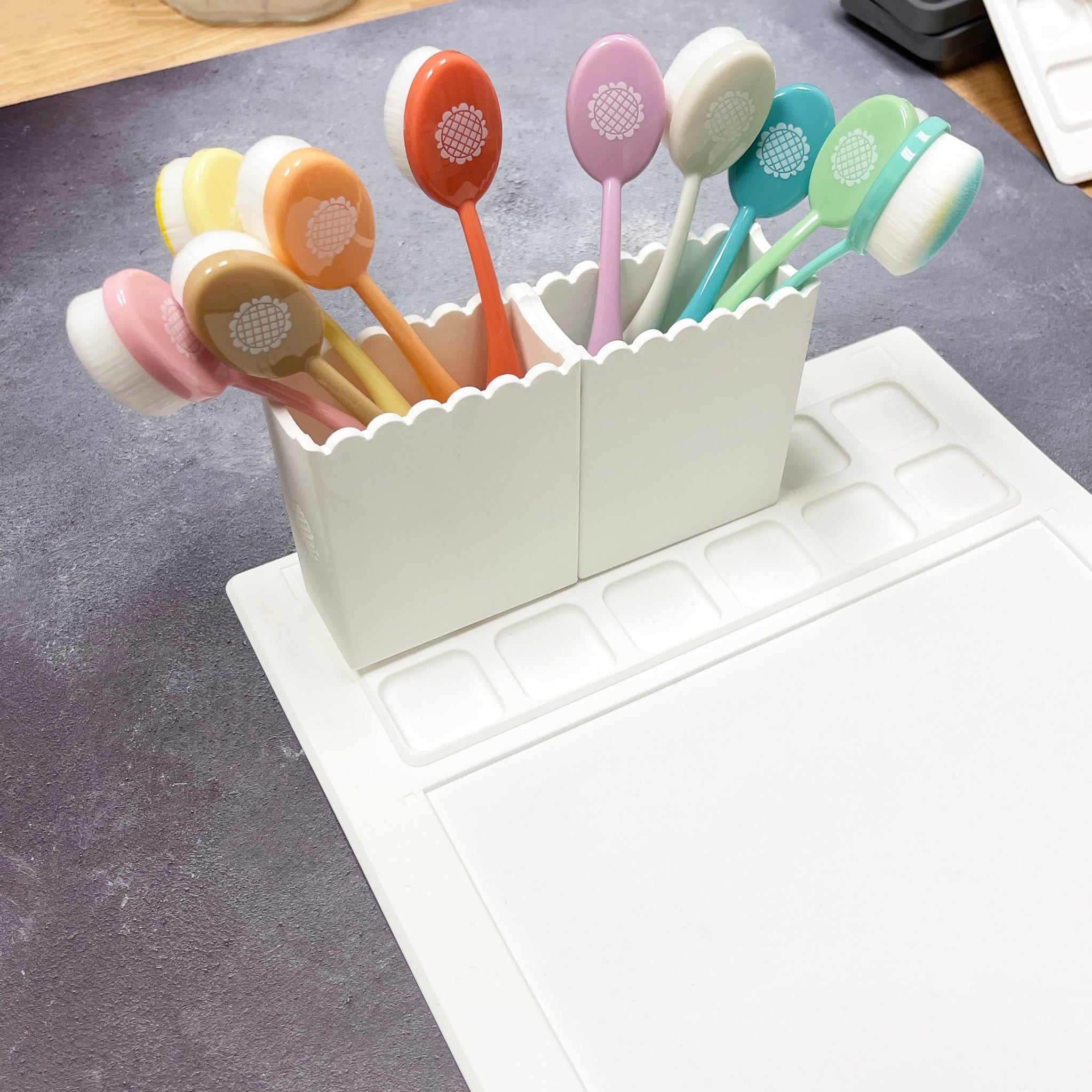 Brush Holder Duo