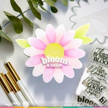 Oversized Daisy Die-n-stencil