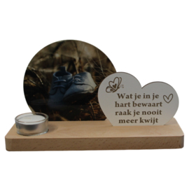 Fotogedenkplankje theelichtje met tekst wat je in je hart bewaart
