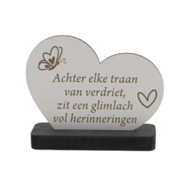 tekstgedenkplankje achter elke traan van verdriet