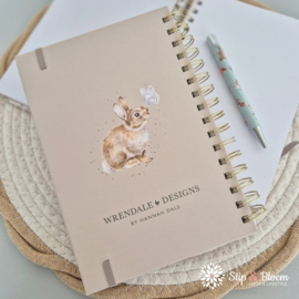 Wrendale A5 Notebook - blanco - "Among the Daisies" - konijn