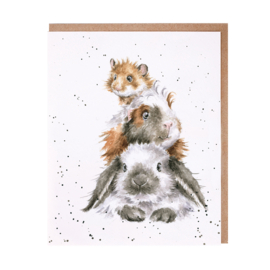 Wrendale greeting card - "Piggy in the Middle" - konijn/cavia/hamster