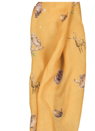 Wrendale sjaal "Woodlanders" mustard - bosdieren