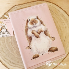 Wrendale Notebook Wallet "Piggy in the Middle" - konijn/cavia/hamster