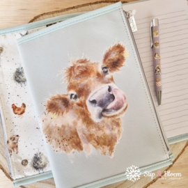 Wrendale Notebook Wallet "Farmyard Friends" - koe