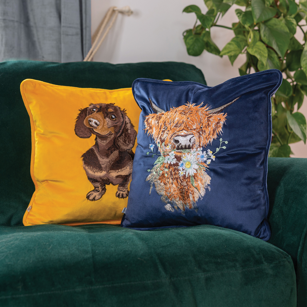 Wrendale Embroidered Cushion Cover "Little Sausage" - teckel