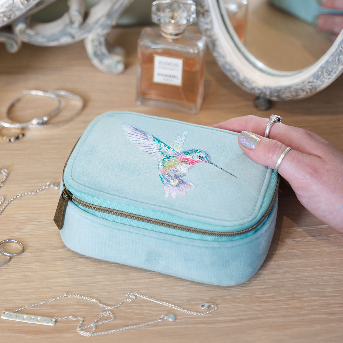 Wrendale embroidered Accessory Case "Wisteria Wishes" - kolibri