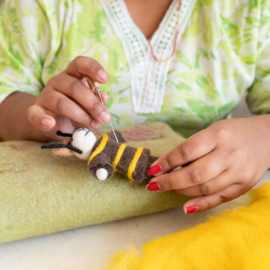 Vilten hanger muis - Bij