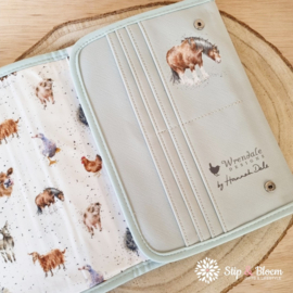 Wrendale Notebook Wallet "Farmyard Friends" - koe