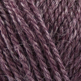 ONION | Organic Wool + Nettles | 828 - Prune