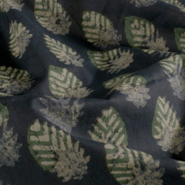 katoen Print - Voile - Batik  -  Leaves    - Dark Blue