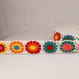 Kant Gehaakt . Crochet - 42 mm breed - Vintage Flowers - Multicolor