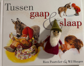 Boekje Tussen gaap & slaap met vingerpopje kabouter