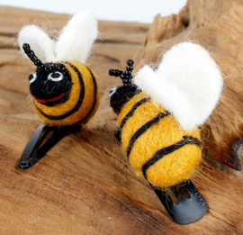 Haarknipje met bijtje van vilt