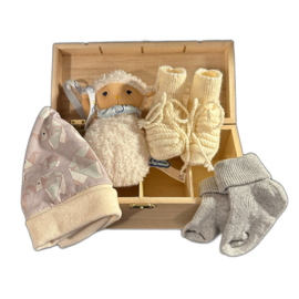 Babybox L handgebreide slofjes, sokjes, mutsje en knuffeltje