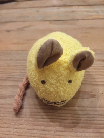 Knuffel muis van badstof met belletje geel
