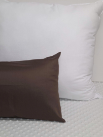 Zijslaapkussenhoes SATIJN "Effen donkerbruin" 110x25cm