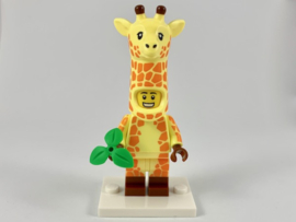 Giraffe Guy, The LEGO Movie 2 (Complete Set with Stand and Accessories)