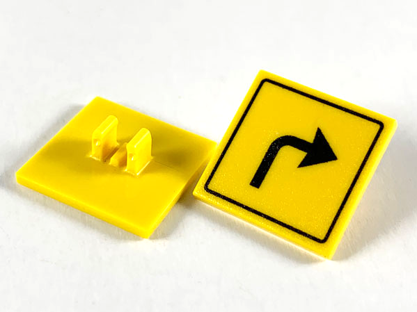 Road Sign 2 x 2 Square with Clip with Arrow Right Turn Pattern