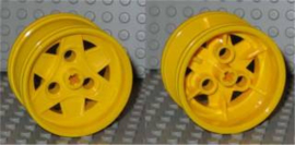 Wheel 43.2mm D. x 26mm Technic Racing Small, 3 Pin Holes
