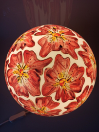 Grote Bollamp 42 Rode bloemen