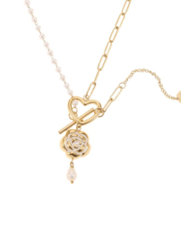 rose en camellia ketting natural pearl