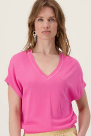 Zusss fijnbrei top met v-hals fel roze