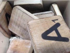 cottoncounts houten letter | Scrabble letter a