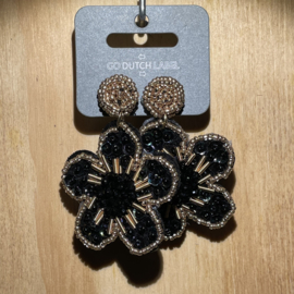 Go Dutch Label oorbellen | bloemen met zwarte kralen goud.