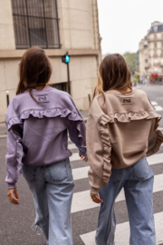 My Jewellery Beige sweater met ruffle en patch