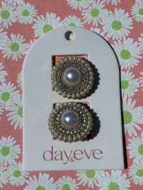 Go Dutch button cover round pearls