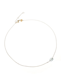 rose en camellia ketting grijs steen