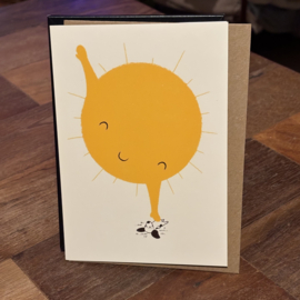 east end prints zon kietelt hond