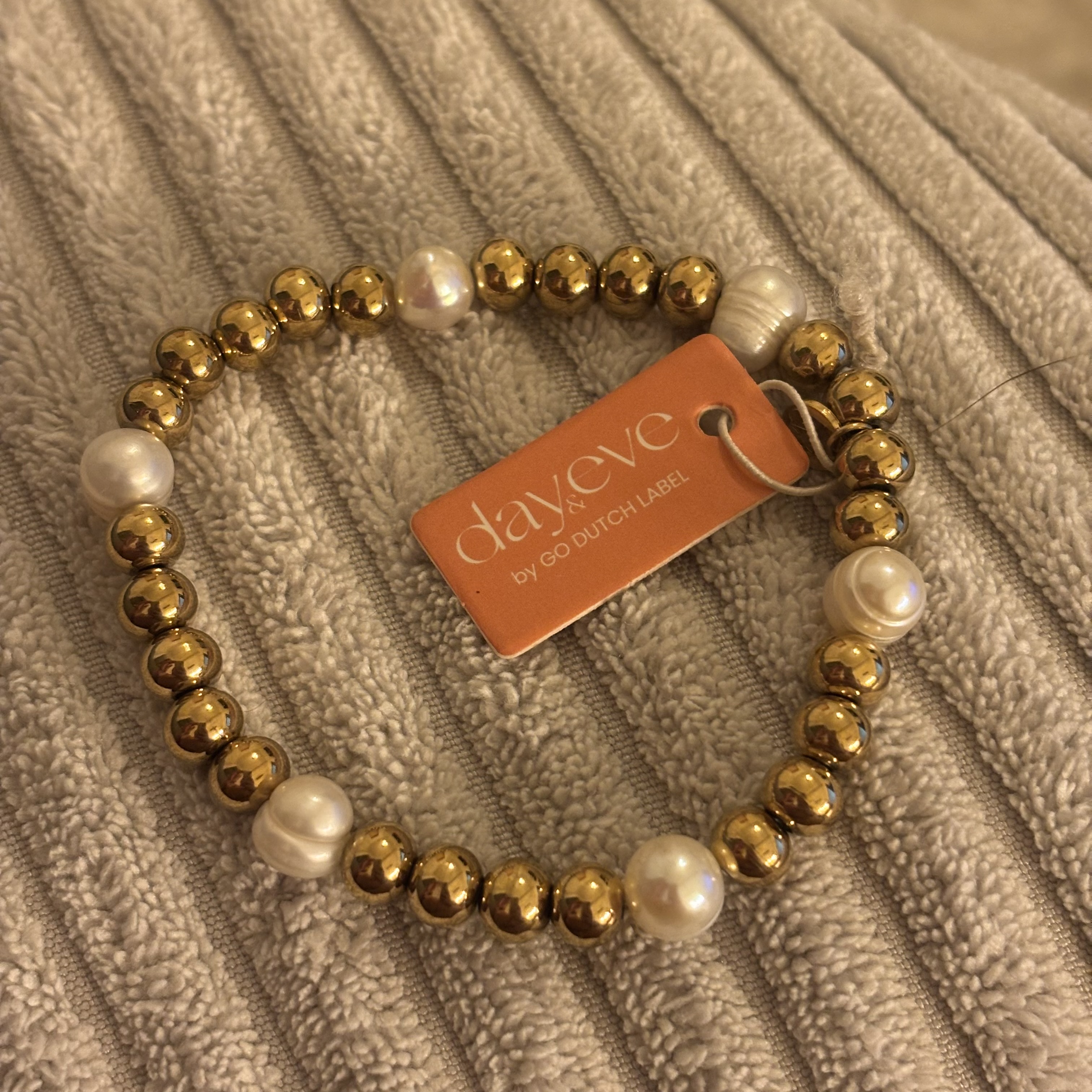 Go Dutch Label armband met bolletjes parels medium
