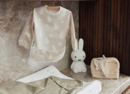 Jollein slab waterproof met mouwen miffy snuffy nougat
