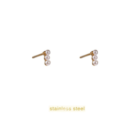 Go Dutch Label oorbellen Triple Pearl Stud goud