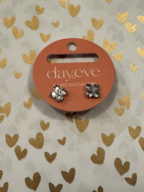 Go Dutch Label Oorbel steker bloemetje met strass - RH