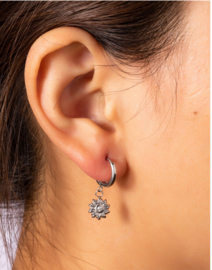 Go Dutch Label oorbellen | small sun ring zilver
