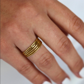 Camps & Camps ring | Twisted ring