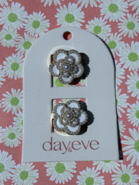 Go Dutch button cover flower pearls