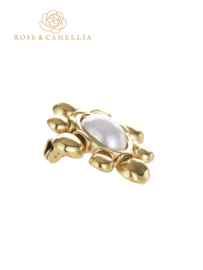 rose en camellia broche