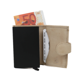 Bear design Card holder 'Evie' Feather