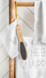 Zusss houten voetenvijl | be happy.