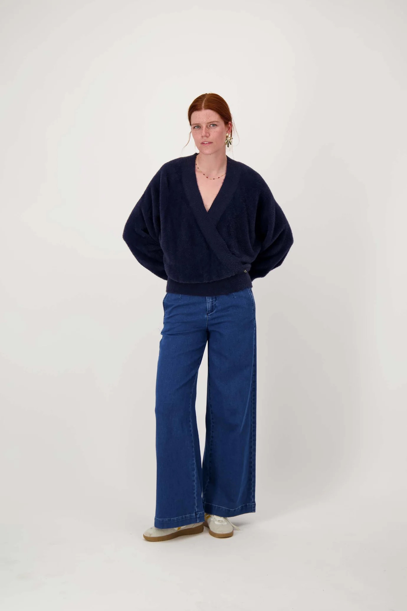 zusss wikkel trui in fluffy garen navy