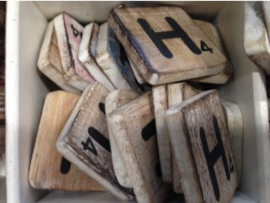 cottoncounts houten letter | Scrabble letter h