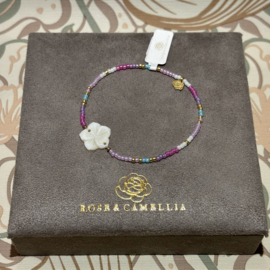 rose & camellia armband elastiek witte bloem paars