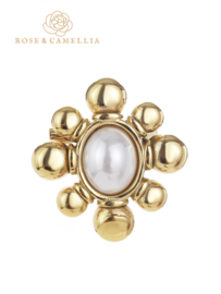 rose en camellia broche